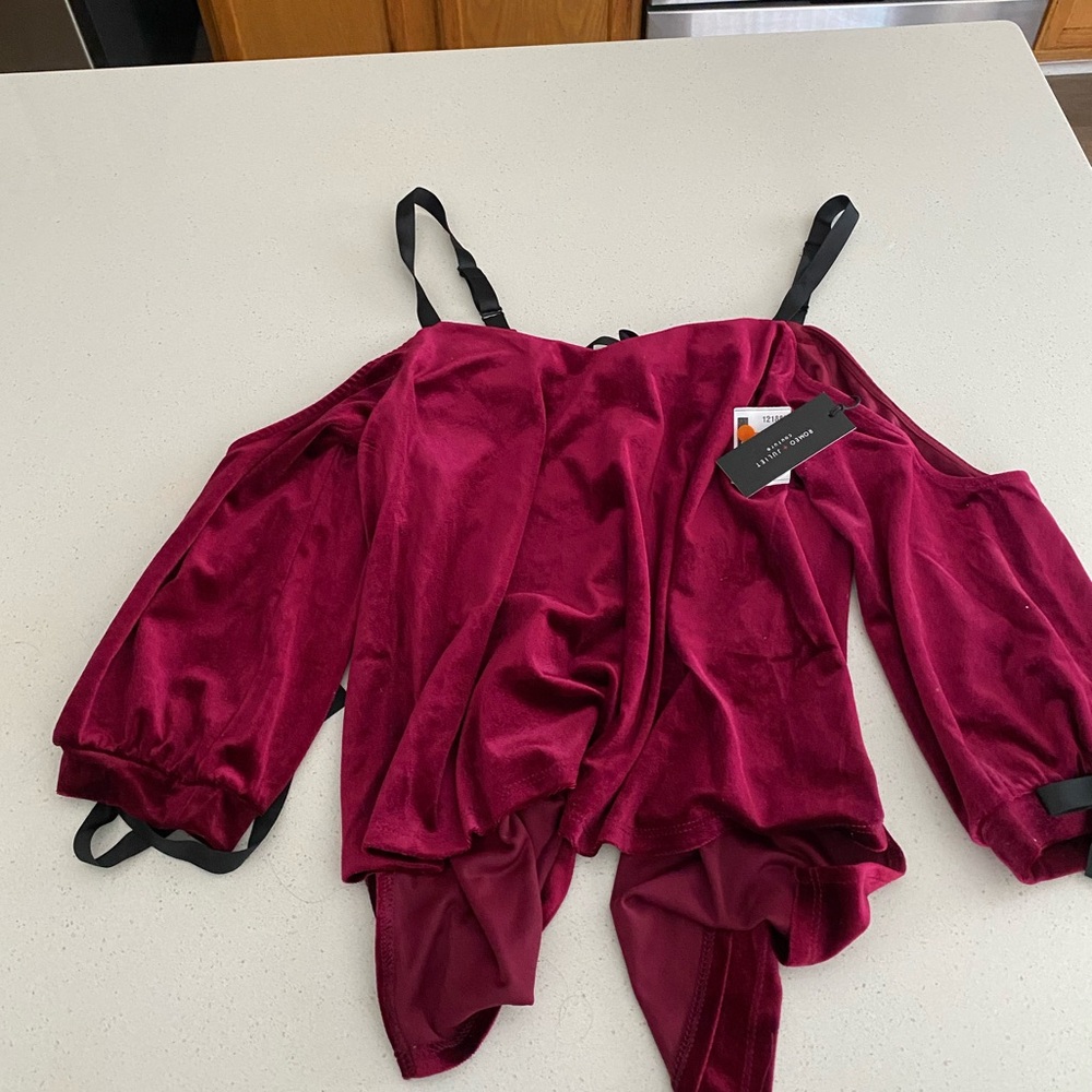 Romeo & Juliet Couture Burgundy Velvet Top